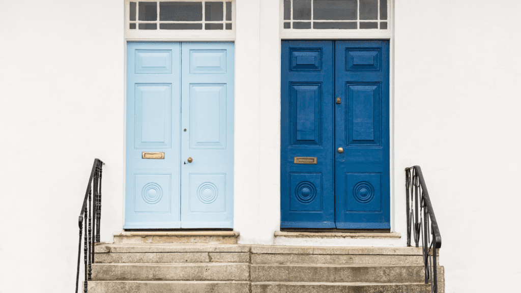 doors Differences between employees and contractors