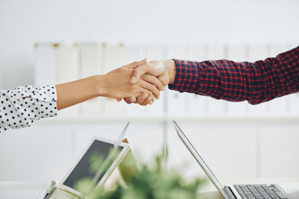 handshake Choosing a bookkeeper